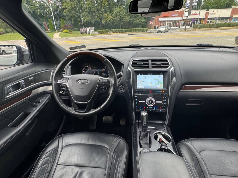 2017 Ford Explorer Platinum