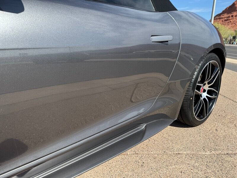 2016 Jaguar F-TYPE R