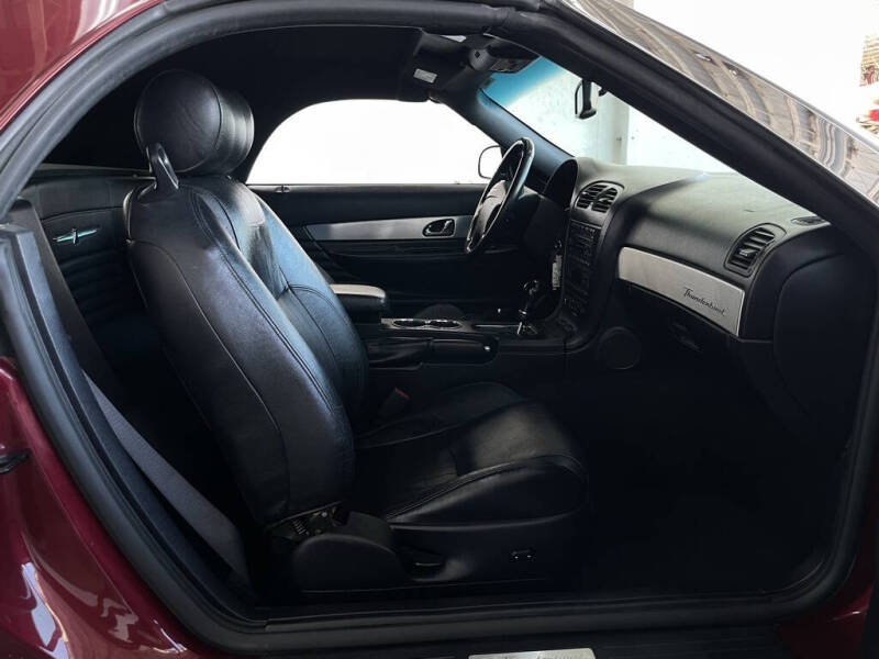 2004 Ford Thunderbird Deluxe