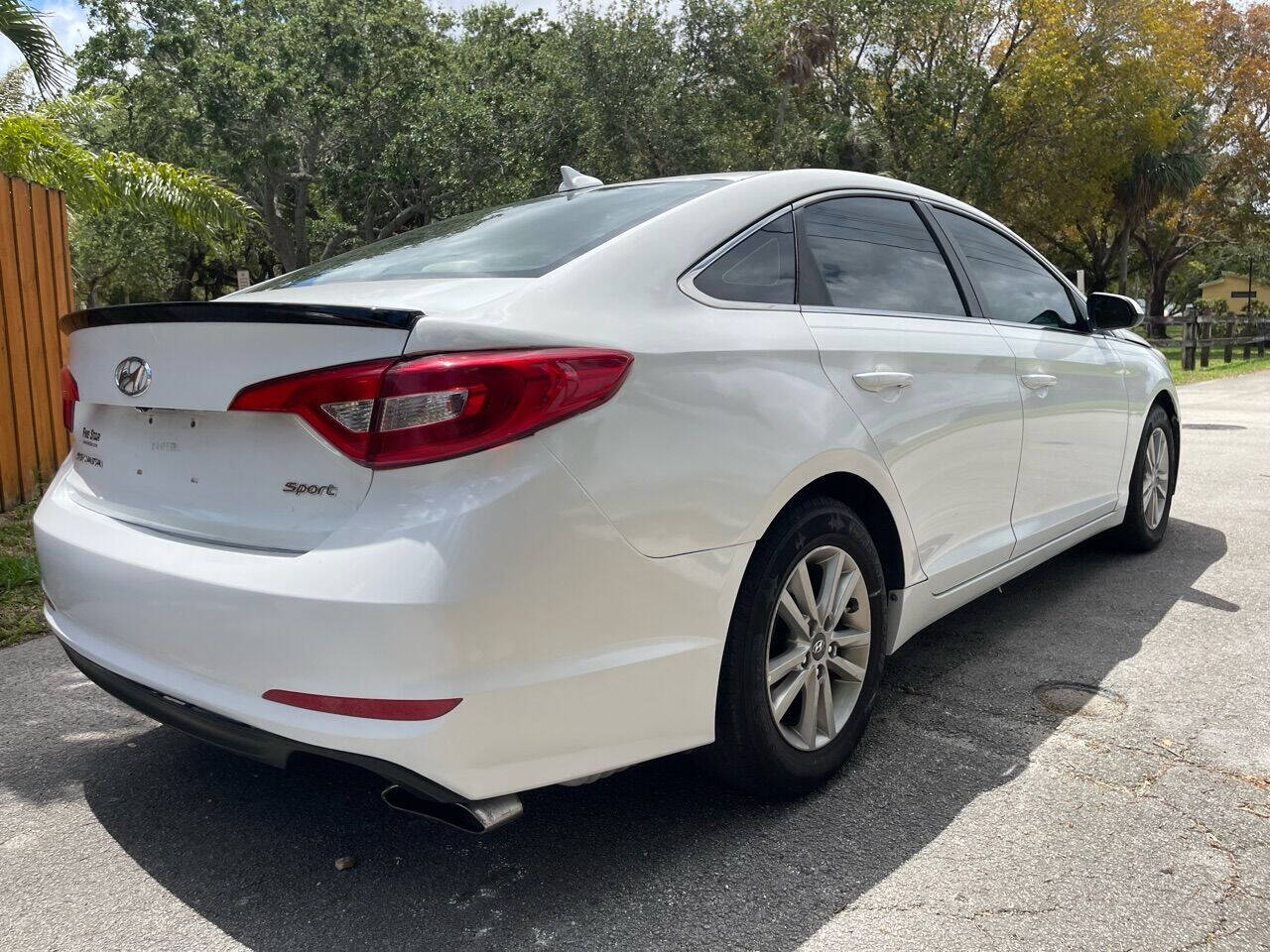 2016 HYUNDAI Sonata Sedan - $10,800