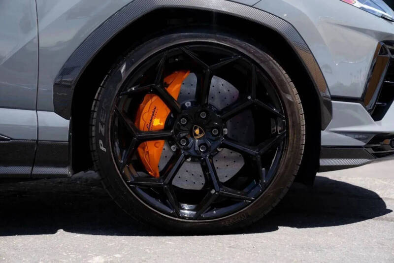 2024 Lamborghini Urus Performante