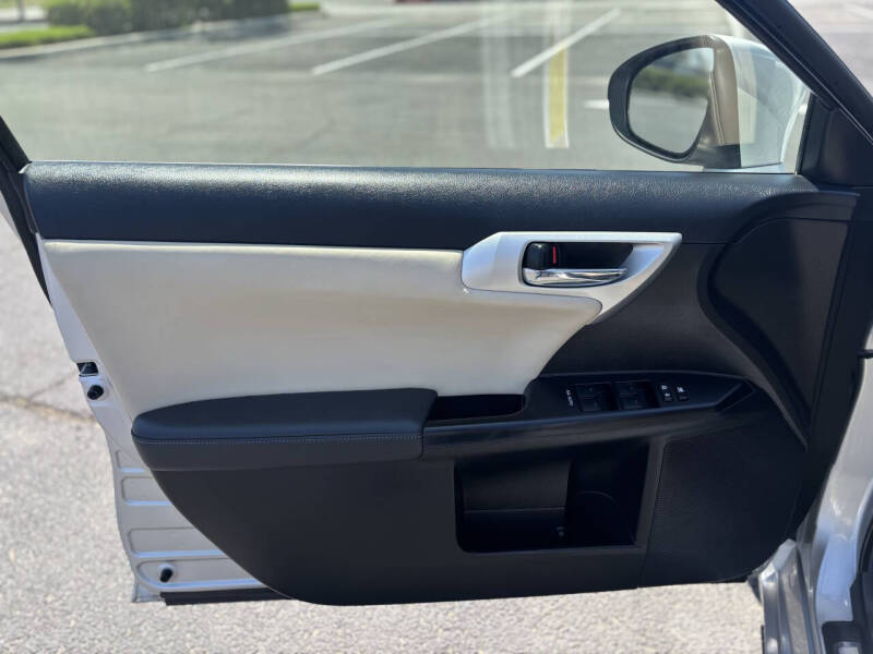 2012 Lexus CT 200h Premium