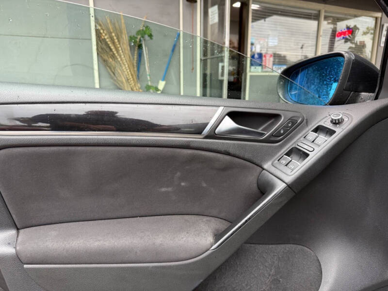 2010 Volkswagen GTI Base PZEV