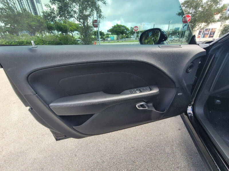 2018 Dodge Challenger SXT Plus