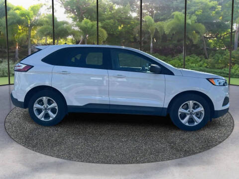 2022 Ford Edge SE