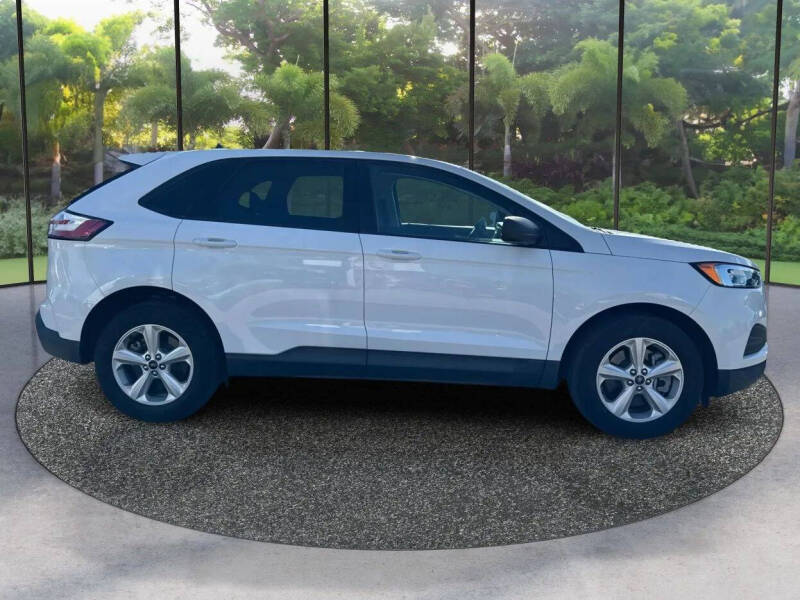 2022 Ford Edge SE