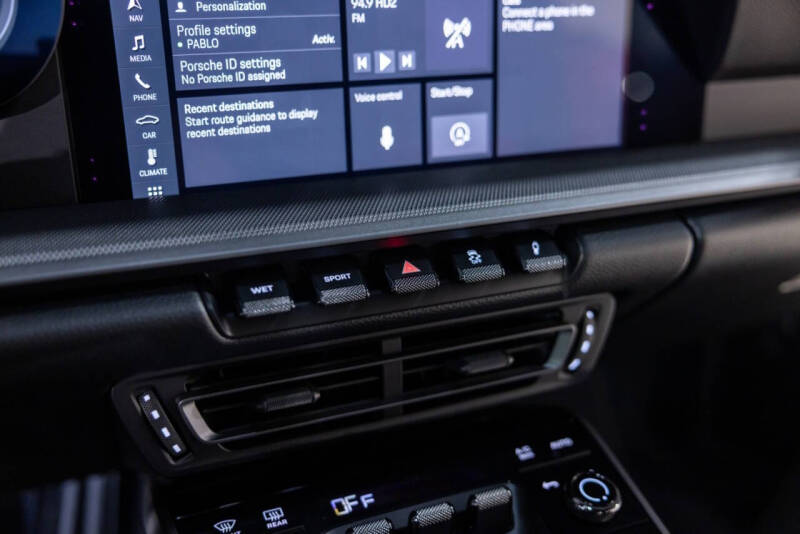 2020 Porsche 911 Carrera