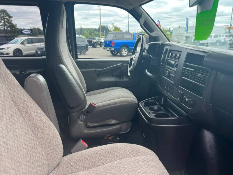 2017 Chevrolet Express LT 3500
