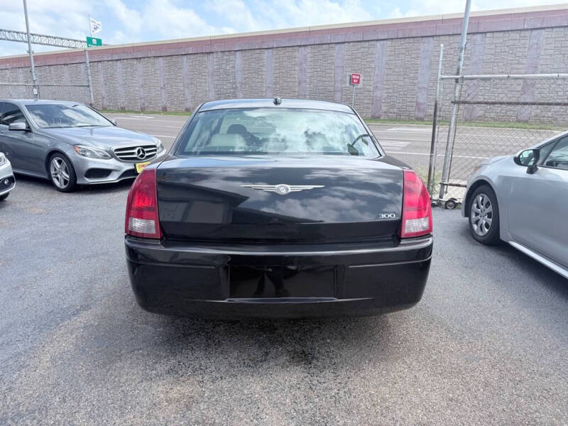 2005 Chrysler 300
