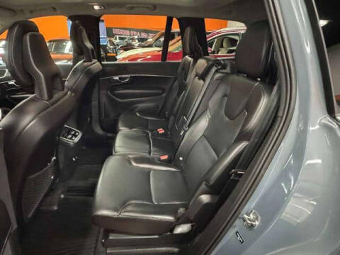2020 Volvo XC90 T5 Momentum