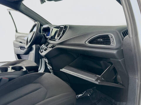 2023 Chrysler Pacifica Touring