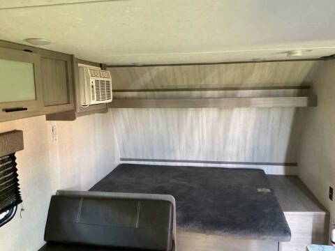 2023 Coleman 17B