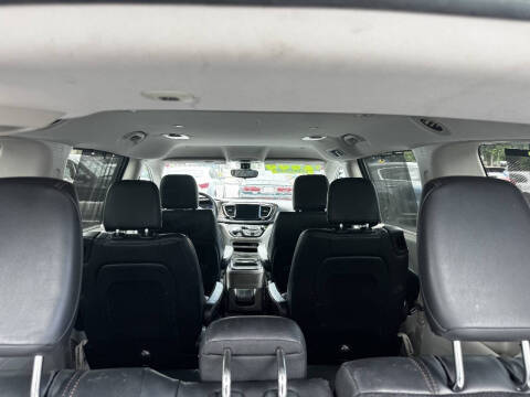 2017 Chrysler Pacifica Touring-L