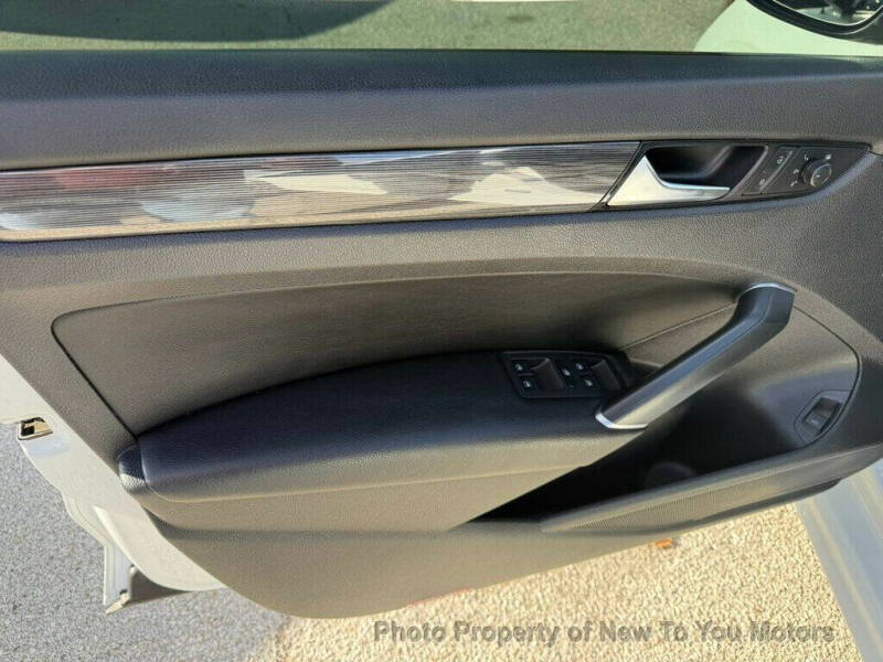 2021 Volkswagen Passat R-Line