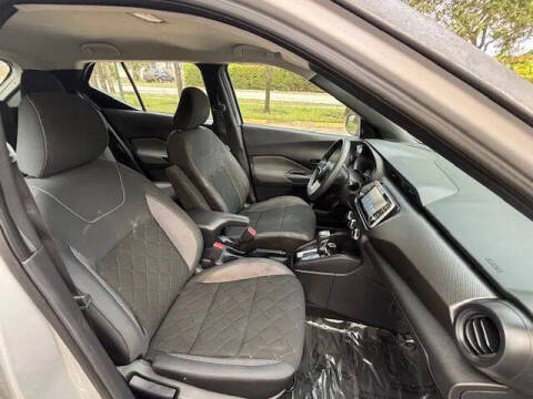 2020 Nissan Kicks S