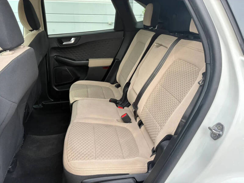 2020 Ford Escape SE