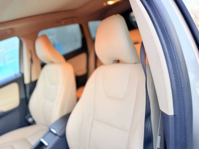 2016 Volvo XC60 T5 Drive-E Platinum