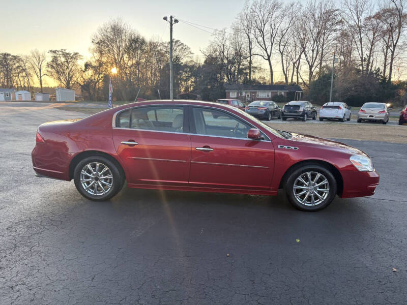 2011 Buick Lucerne CXL Premium's photo
