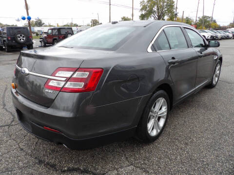2018 Ford Taurus SEL