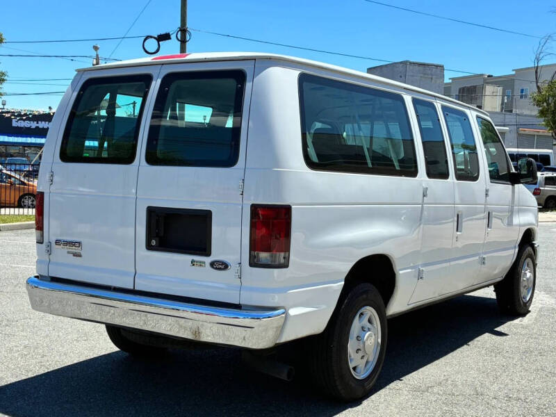 2013 Ford E-Series E-350 SD XLT