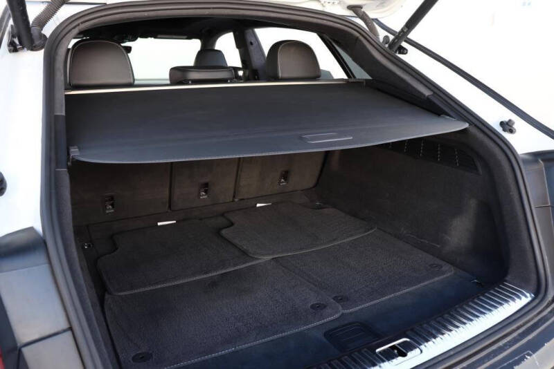 2023 Audi SQ8 4.0T quattro Prestige