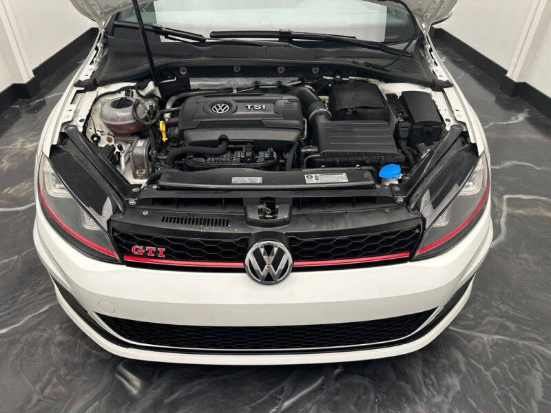2017 Volkswagen Golf GTI SE
