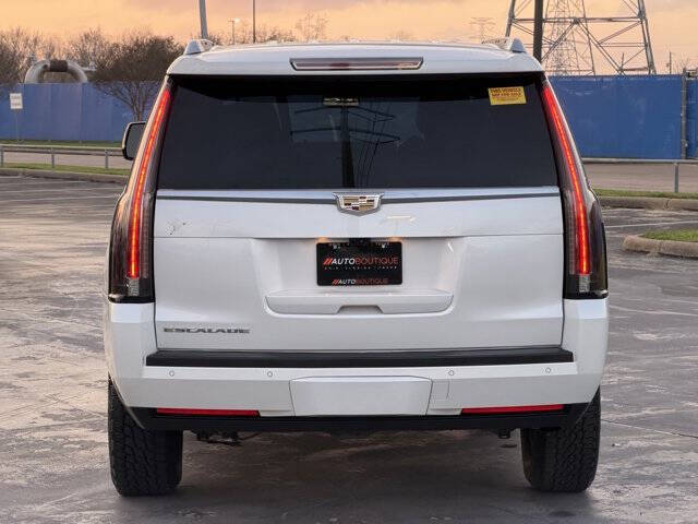 2017 Cadillac Escalade Luxury