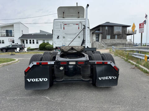 2016 Volvo VNL