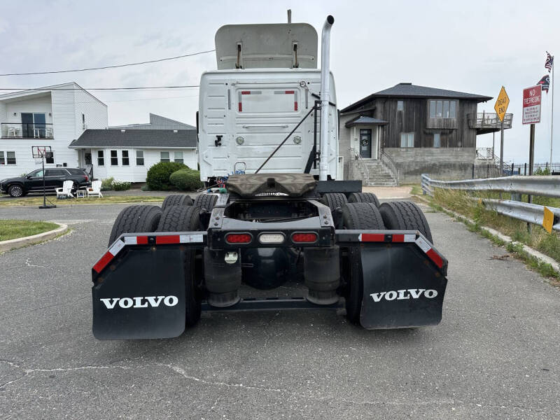 2016 Volvo VNL