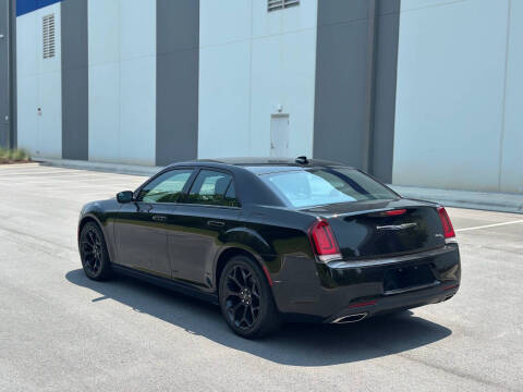 2019 Chrysler 300 S