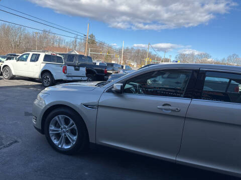 2017 Ford Taurus SEL