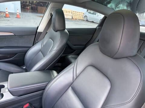 2023 Tesla Model 3 Performance