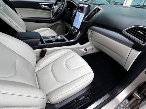 2021 Ford Edge Titanium