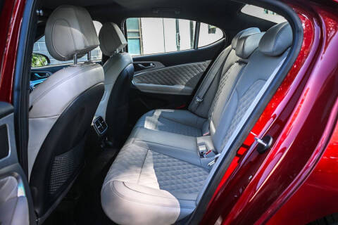 2023 Genesis G70