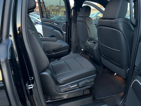 2023 Cadillac Escalade ESV Luxury