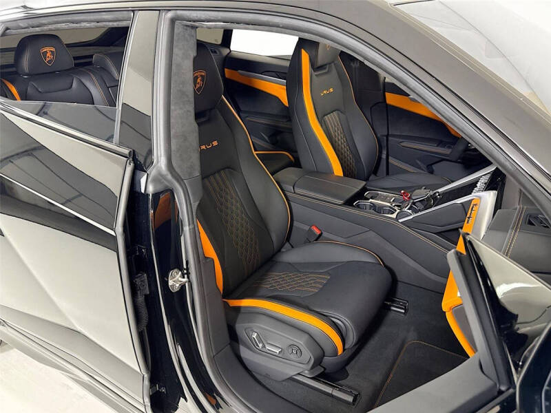 2024 Lamborghini Urus S