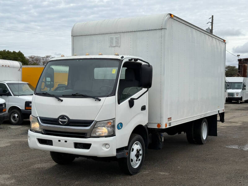 2013 Hino 195