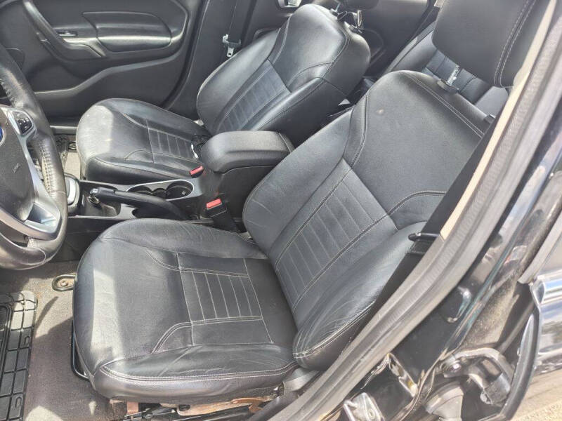 2017 Ford Fiesta Titanium - Photo 11