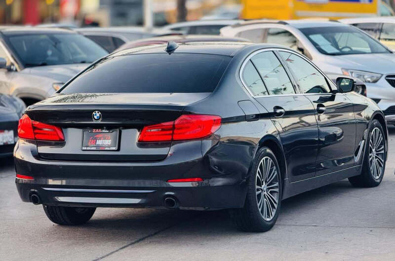 2018 BMW 5 Series 530i