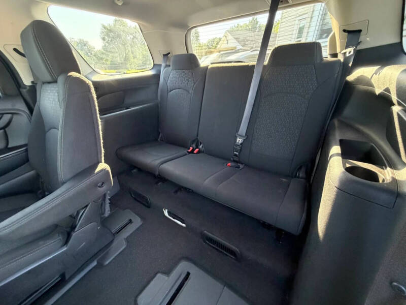 2015 GMC Acadia SLE-2