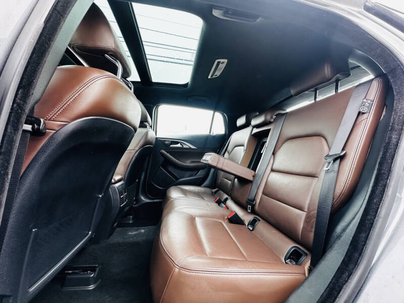 2017 Infiniti QX30 Premium