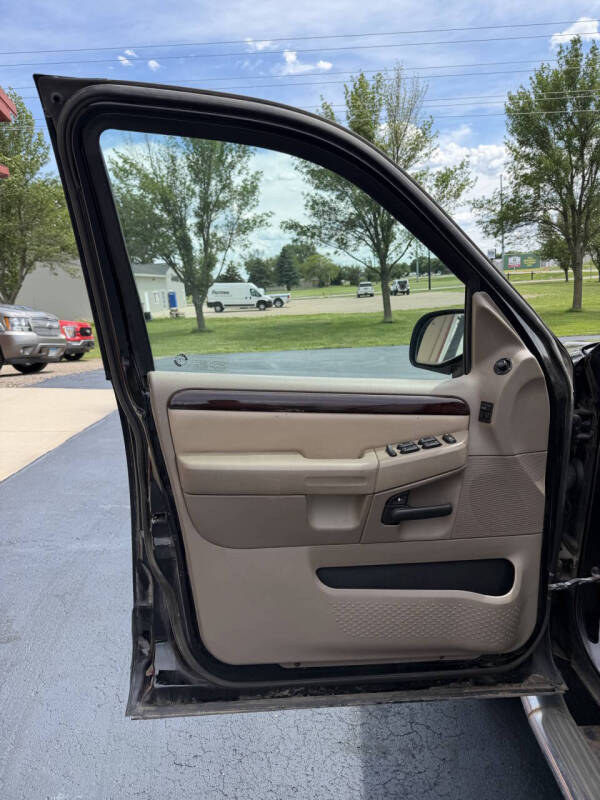 2004 Ford Explorer Limited