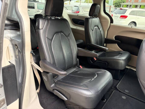 2020 Chrysler Pacifica Touring L