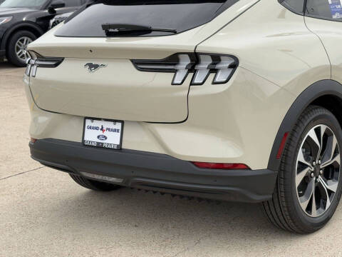 2025 Ford Mustang Mach-E Select