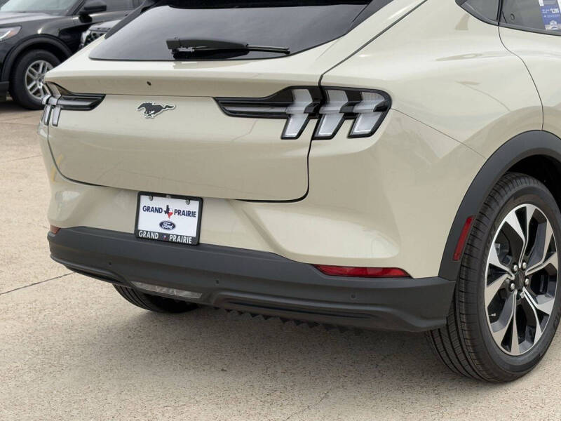 2025 Ford Mustang Mach-E Select