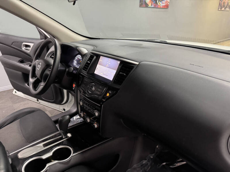 2019 Nissan Pathfinder S