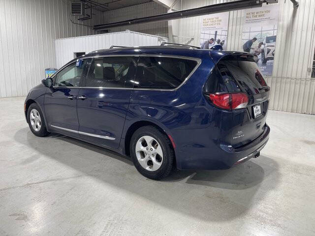 2017 Chrysler Pacifica Touring-L Plus