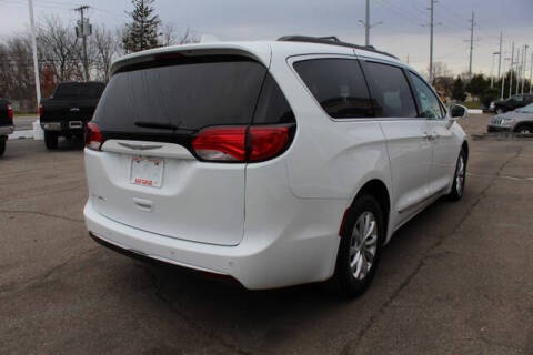 2017 Chrysler Pacifica Touring-L