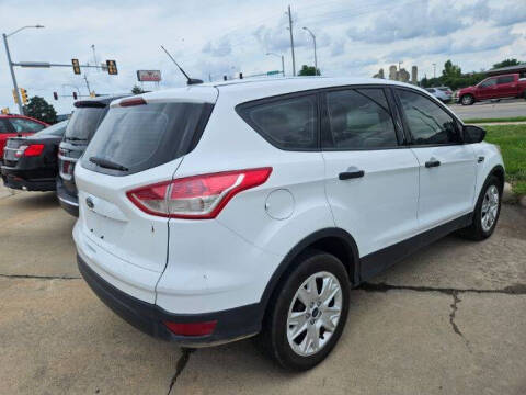 2016 Ford Escape S