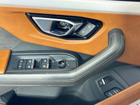 2020 Lamborghini Urus